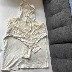 O’Neil summer weight hoodie.  M